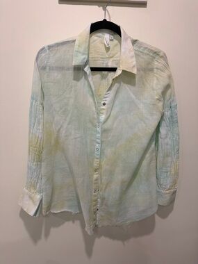 Women’s Elan Lightweight Soft Pastel Button Up Shirt Blouse – Size Small